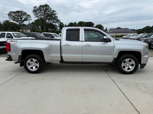 Used 2018 Chevrolet Silverado 1500 LT w/ All Star Edition AWD/4WD image 6