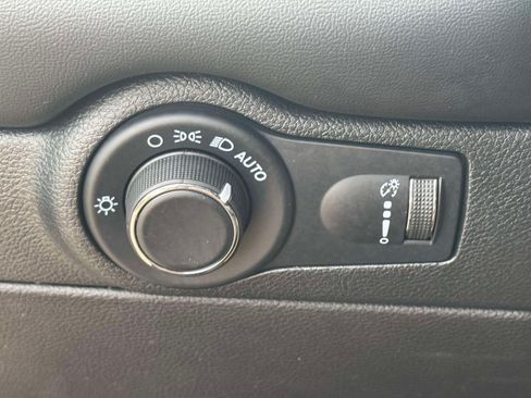 Used 2023 Dodge Durango GT AWD/4WD image 19