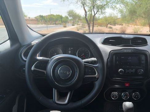 Used 2017 Jeep Renegade Sport w/ Power & Air Group FWD image 18