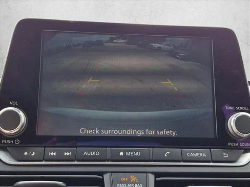Used 2024 Nissan Altima 2.5 SV FWD image 10