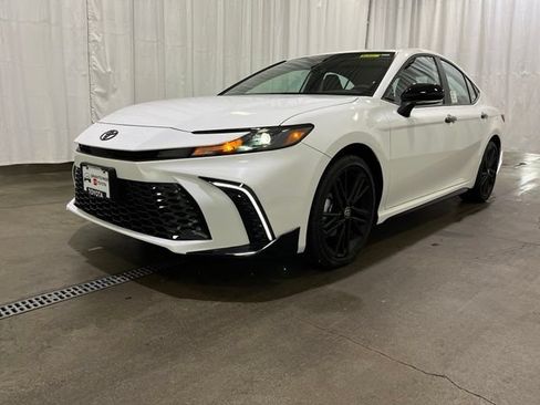 New 2026 Toyota Camry Hybrid AWD/4WD image 24