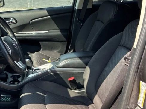 Used 2014 Dodge Journey SE w/ Flexible Seating Group image 4