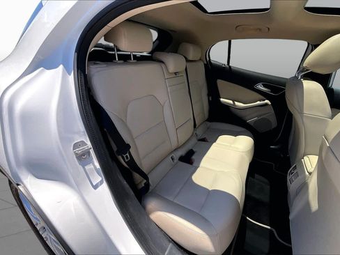 Used 2019 Mercedes-Benz GLA 250 4MATIC image 19
