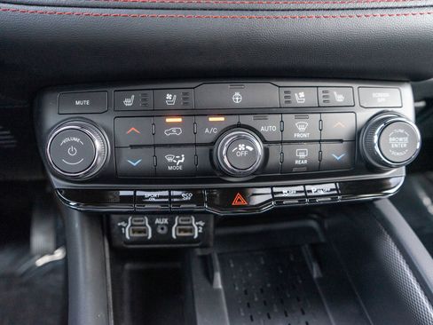 Used 2025 Dodge Durango R/T AWD/4WD image 20