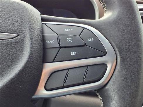 Used 2022 Chrysler Voyager LX image 32