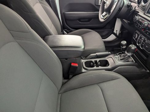 Used 2023 Jeep Wrangler Sahara image 12