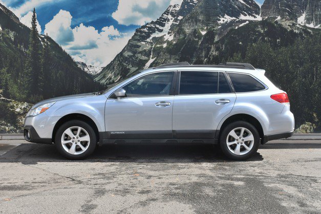 Used 2014 Subaru Outback 2.5i Premium AWD/4WD image 7