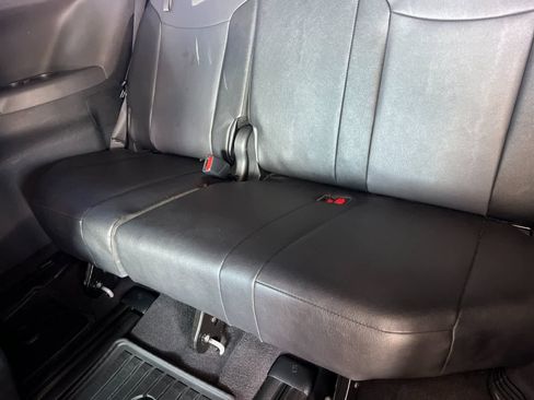 Used 2023 Toyota Sienna XSE w/ XSE Plus Package image 16