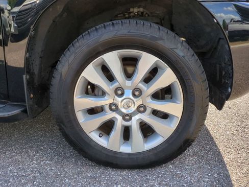 Used 2018 Toyota Sequoia Platinum AWD/4WD image 11