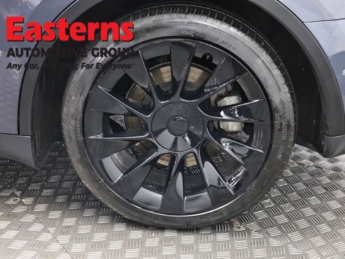 Used 2021 Tesla Model Y Long Range AWD/4WD image 27