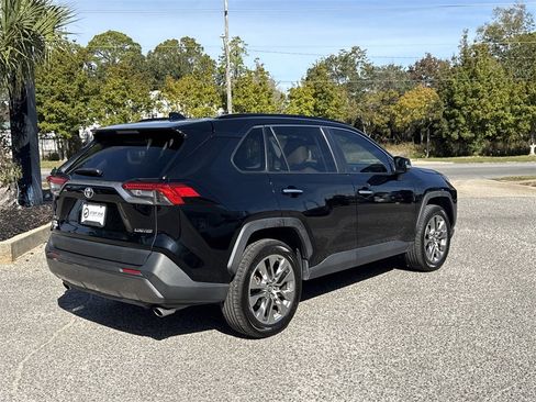 Used 2019 Toyota RAV4 Limited image 7