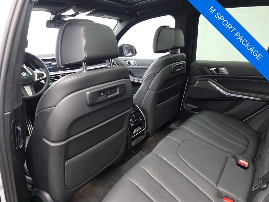 Certified 2022 BMW X5 sDrive40i w/ M Sport Package RWD image 14