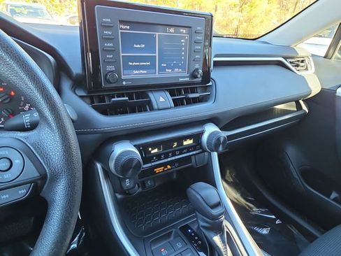 Used 2020 Toyota RAV4 LE image 33