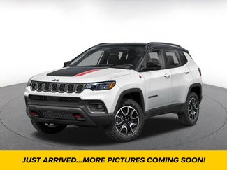 Used 2025 Jeep Compass Trailhawk AWD/4WD video 1