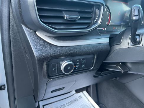 Certified 2022 Ford Explorer XLT w/ Equipment Group 202A image 22