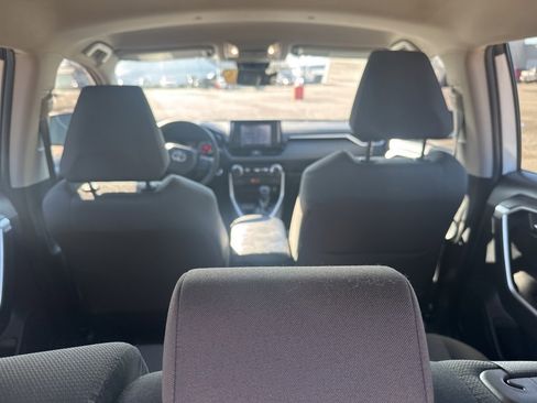 Used 2022 Toyota RAV4 XLE image 22