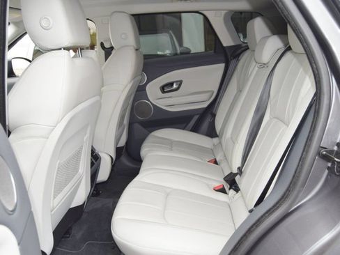 Used 2019 Land Rover Range Rover Evoque SE AWD/4WD image 35