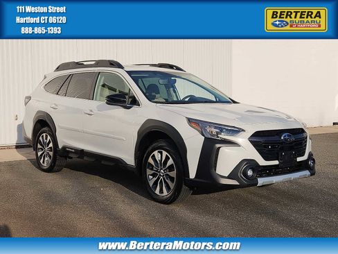 Used 2023 Subaru Outback Limited image 1