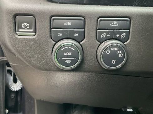 Used 2022 Chevrolet Silverado 1500 LT image 32