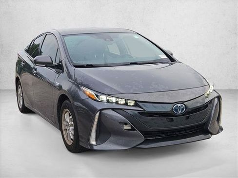 Used 2020 Toyota Prius Prime LE FWD image 3
