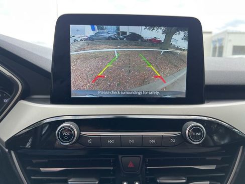 Used 2021 Ford Escape SE image 32