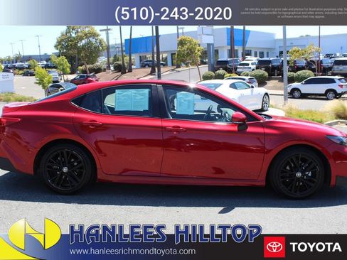 Used 2025 Toyota Camry SE FWD image 6