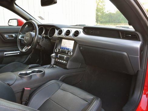 Used 2020 Ford Mustang GT Premium image 29