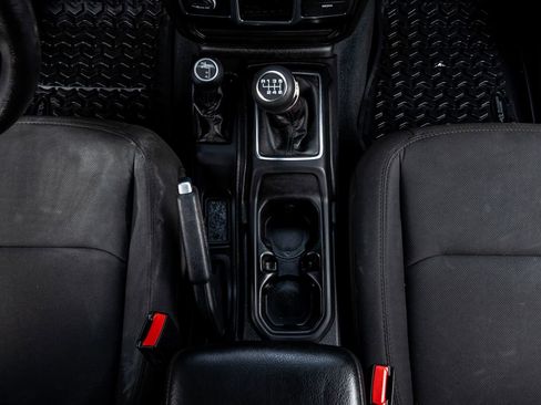 Used 2022 Jeep Wrangler Unlimited Sport AWD/4WD image 28