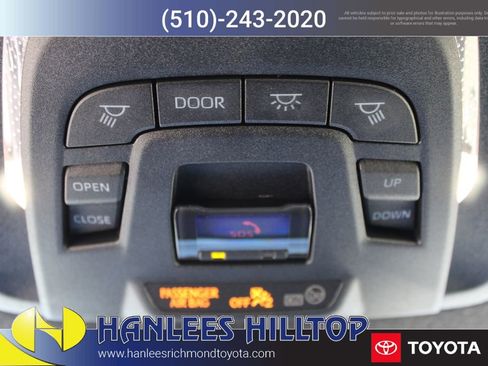 Used 2024 Toyota Corolla SE w/ SE Premium Package image 23