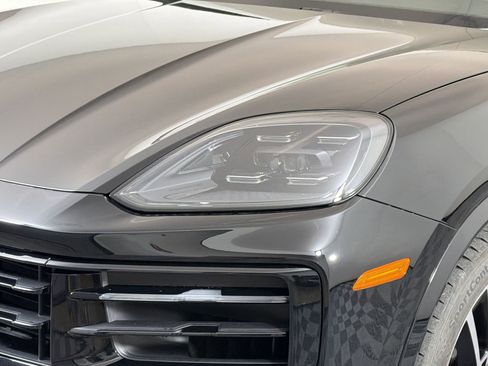 Certified 2024 Porsche Cayenne Coupe AWD/4WD image 13