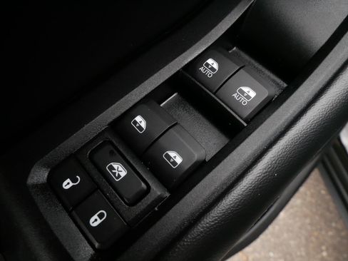 Used 2023 Jeep Grand Cherokee Altitude AWD/4WD image 17