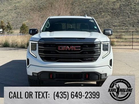 Used 2023 GMC Sierra 1500 AT4 w/ Technology Package image 9