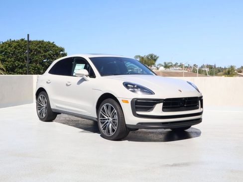 New 2026 Porsche Macan AWD/4WD image 7
