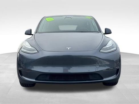 Used 2022 Tesla Model Y Long Range image 9
