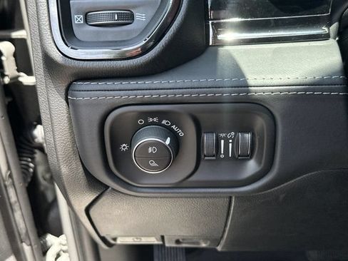 New 2026 RAM 2500 Limited AWD/4WD image 22