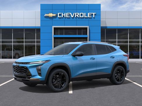New 2026 Chevrolet Trax ACTIV FWD image 2