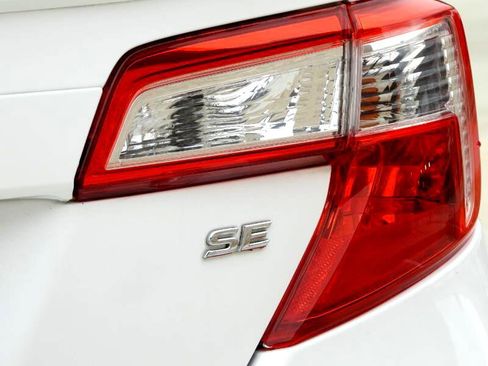 Used 2012 Toyota Camry SE image 10