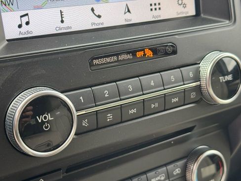 Used 2018 Ford Expedition Platinum image 30