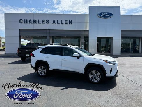Used 2023 Toyota RAV4 XLE AWD/4WD image 2