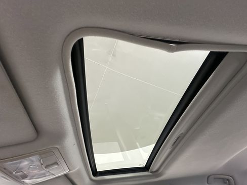 Used 2006 Toyota Avalon XLS image 20