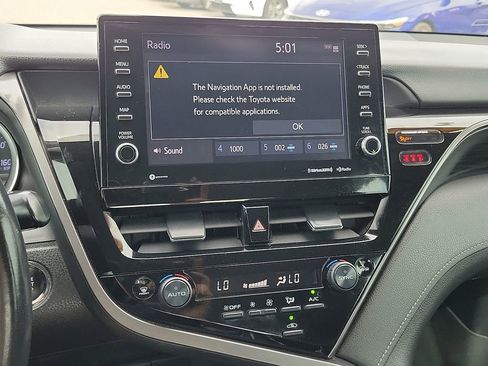 Used 2021 Toyota Camry XLE FWD image 22
