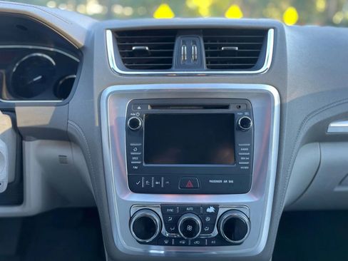 Used 2014 GMC Acadia SLT image 17