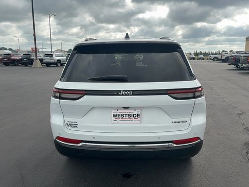 Used 2023 Jeep Grand Cherokee Limited AWD/4WD image 6