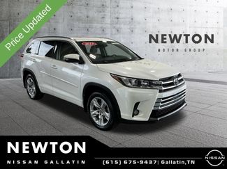 Used 2017 Toyota Highlander Limited FWD video 1