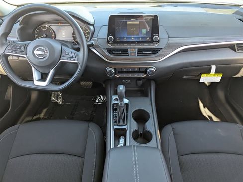 New 2025 Nissan Altima 2.5 SV image 15