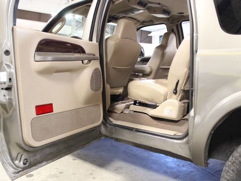 Used 2004 Ford Excursion Limited image 35
