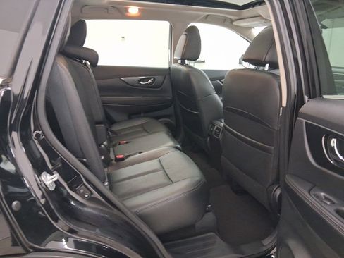 Used 2016 Nissan Rogue SL w/ SL Premium Package image 31