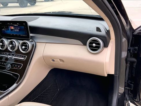 Used 2019 Mercedes-Benz C 300 Sedan image 19