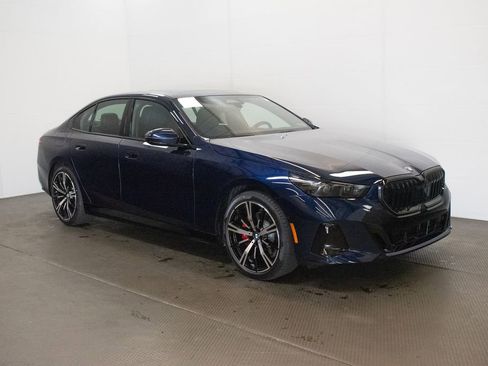 New 2027 BMW 530i xDrive AWD/4WD image 1