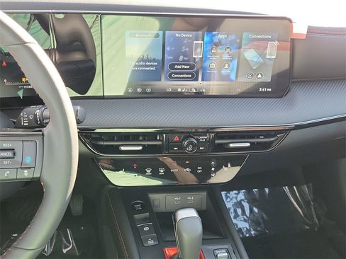 New 2026 Nissan Kicks SR w/ SR Premium Package image 9